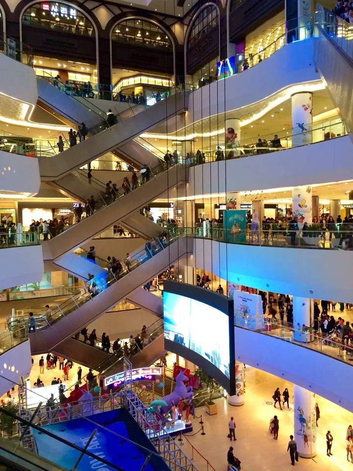 image-photo-got-smartphone-lotte-world-mall-jamsil