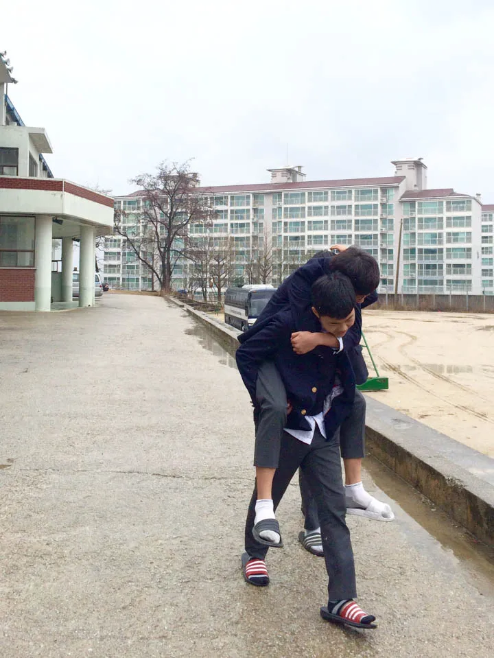 image-photo-got-smartphone-middle-school-students-break-time