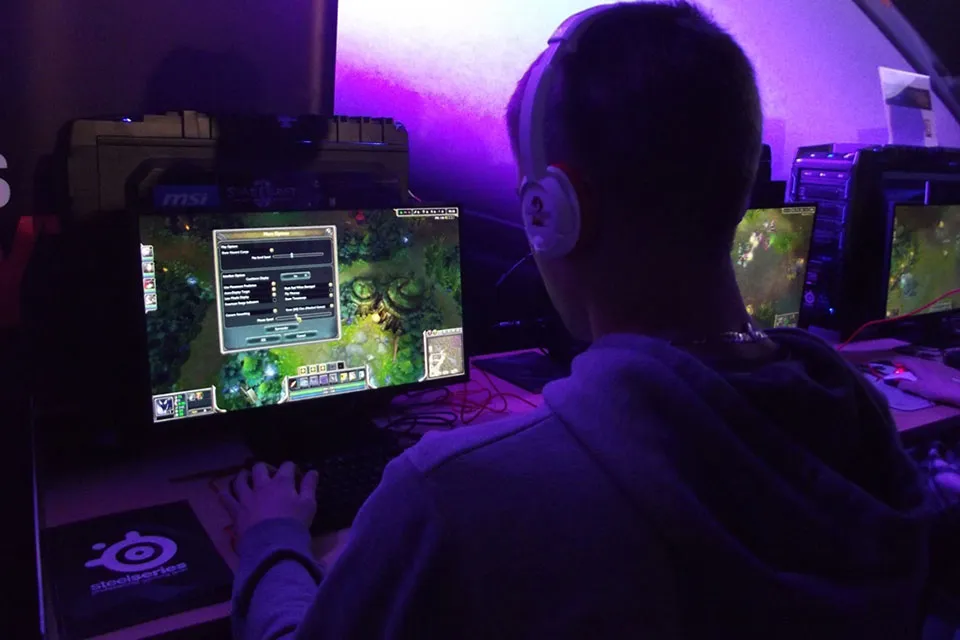 korvia teach english in korea esports gamer